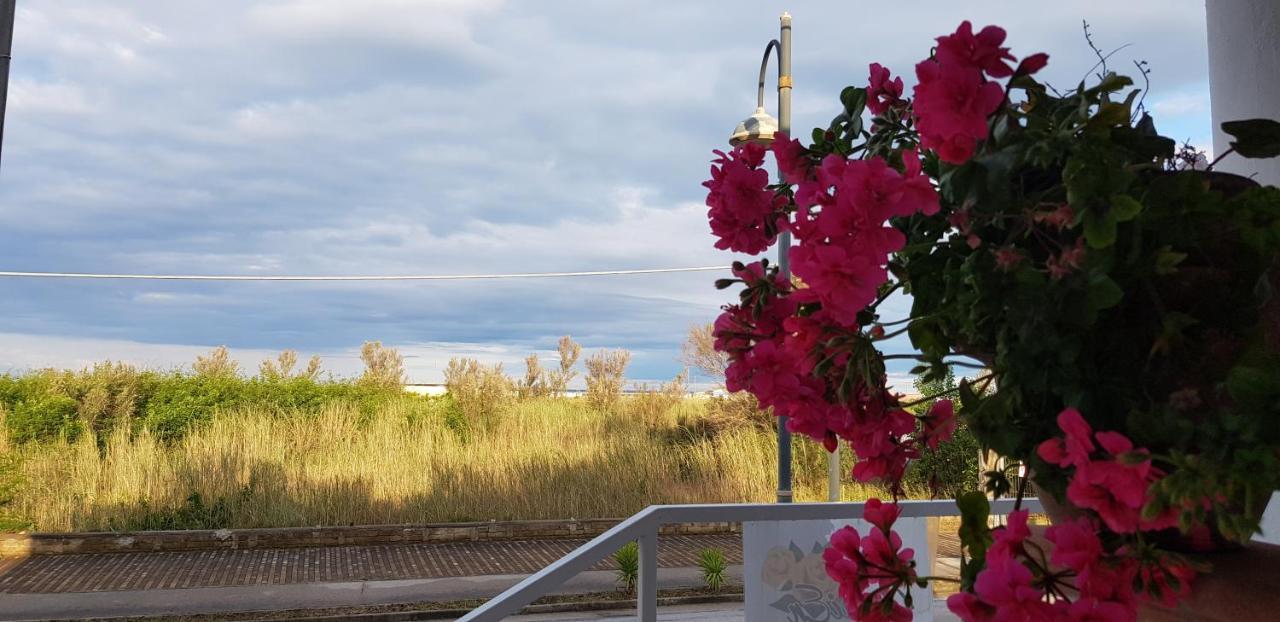 Bed and Breakfast Mari En Castel Volturno Exterior foto