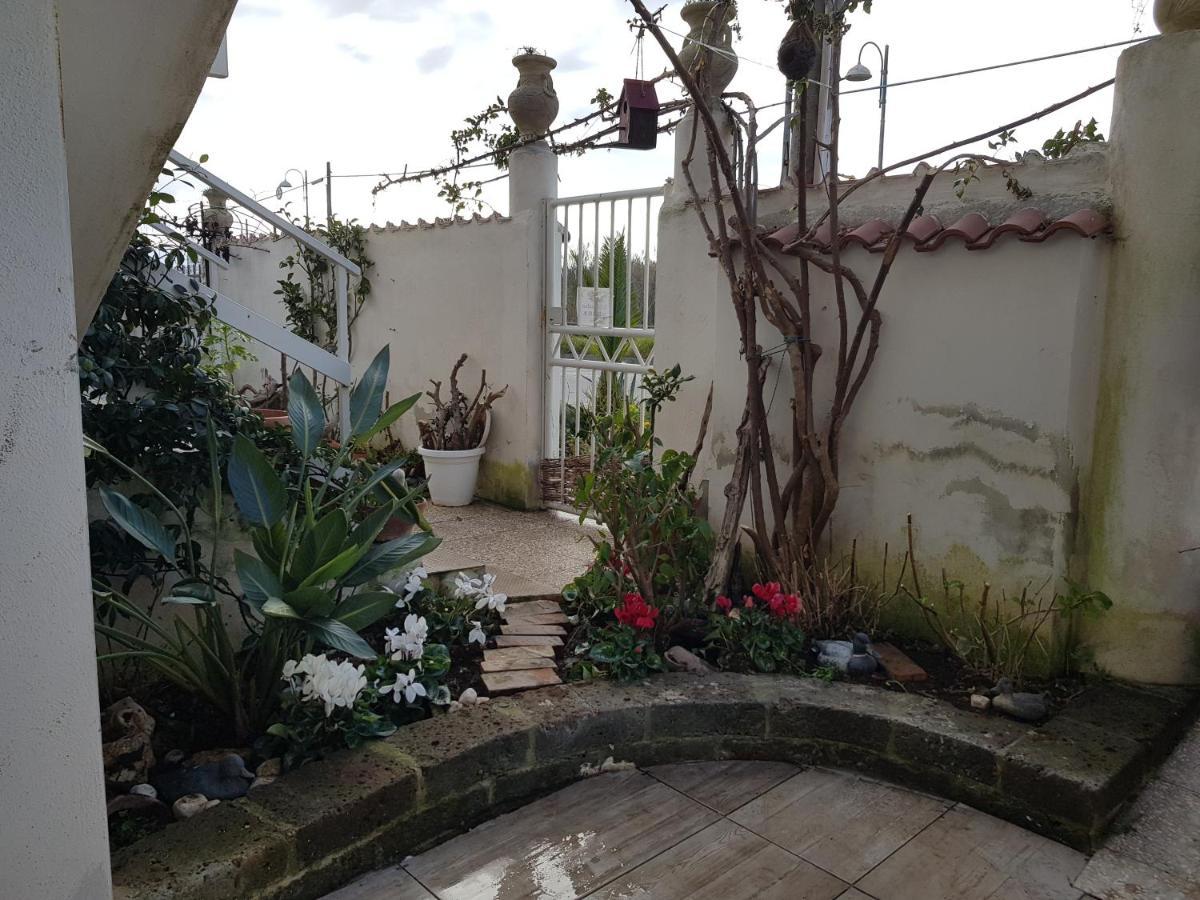 Bed and Breakfast Mari En Castel Volturno Exterior foto